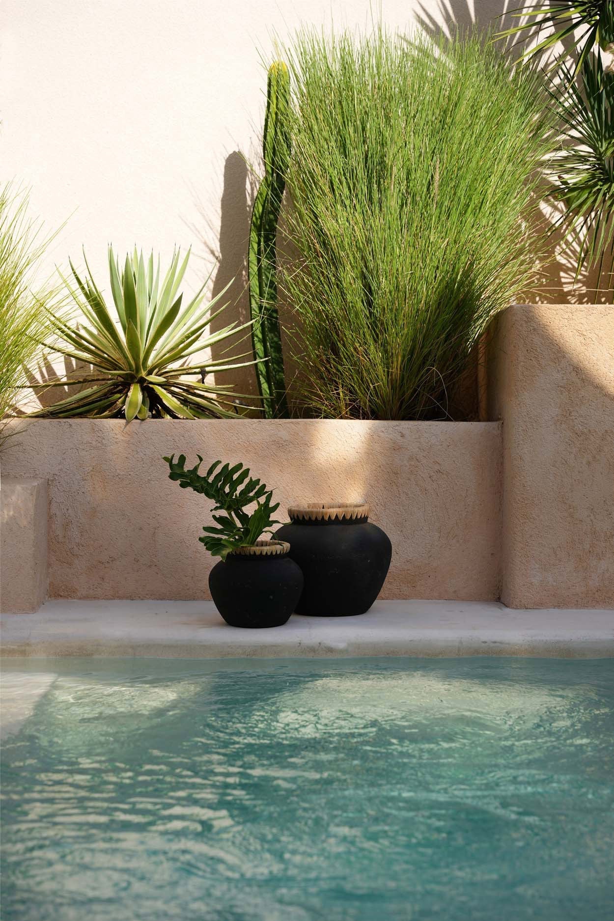 Vase Styly – Noir naturel – L